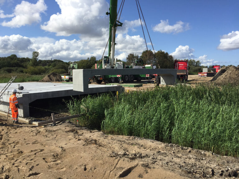 RANDERS HAVN, BROER OVER TRYKLEDNINGER